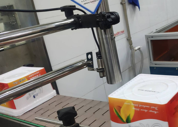 流水線與噴碼機協同產品包裝標識